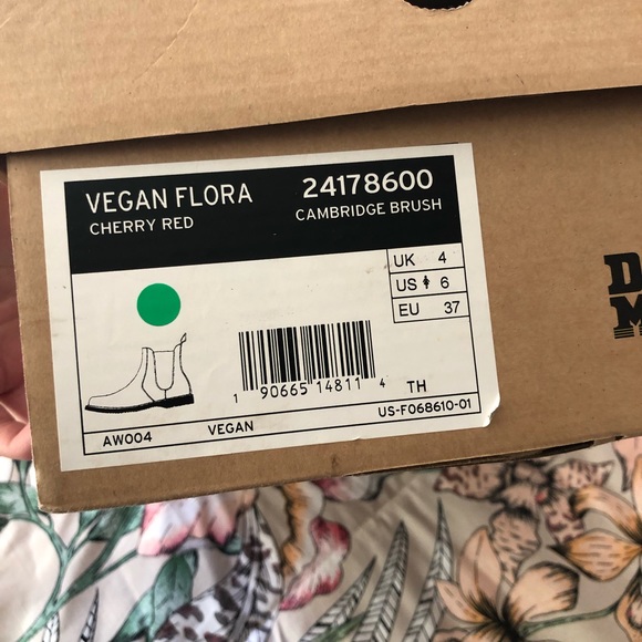 Dr. Martens Shoes - DR MARTEN VEGAN CHELSEA BOOTS Dr. Martens Shoes - DR MARTEN VEGAN CHELSEA BOOTS